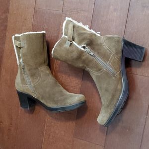 Womens Clark’s ankle boots size 7.5 MAKE OFFER